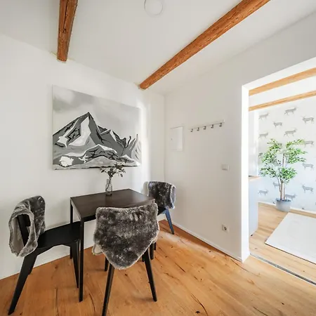 Innsbruck City Chalet Lägenhetshotell 3*