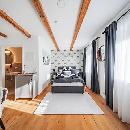 Innsbruck City Chalet Aparthotel
