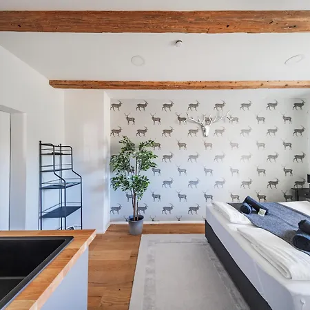 Innsbruck City Chalet Aparthotel