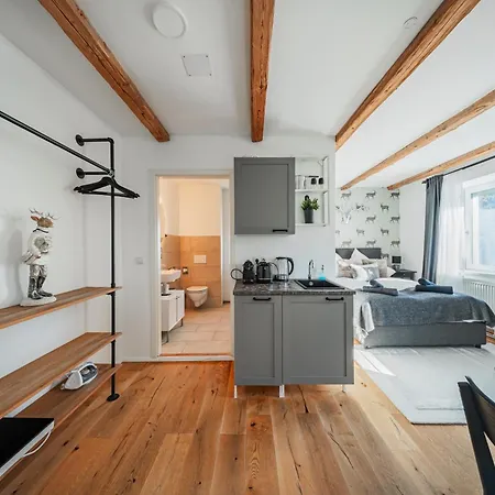 Innsbruck City Chalet 3* Інсбрук