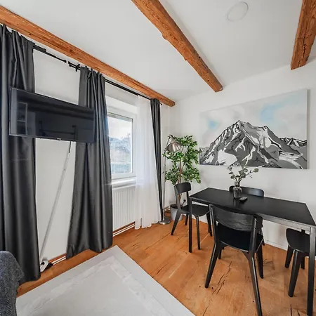 Innsbruck City Chalet Aparthotel