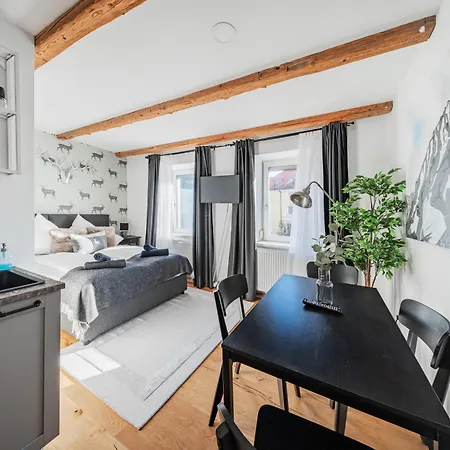 Innsbruck City Chalet Aparthotel 3*