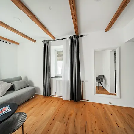 Innsbruck City Chalet 3*