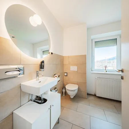 Апарт-готель Innsbruck City Chalet 3*