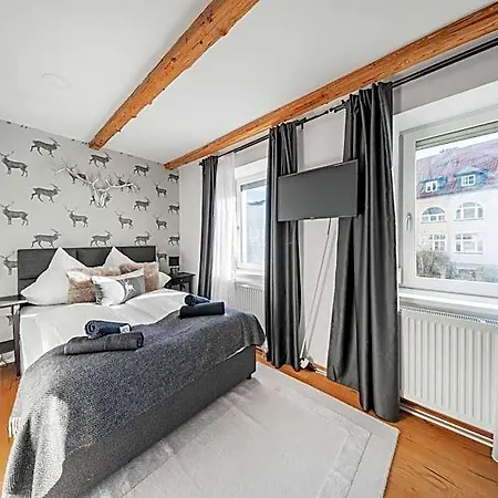 Innsbruck City Chalet 3*