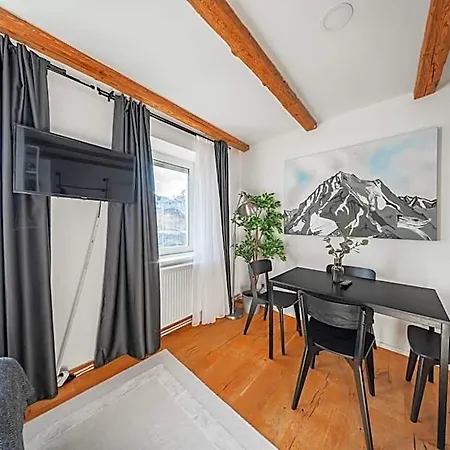 Innsbruck City Chalet 3*