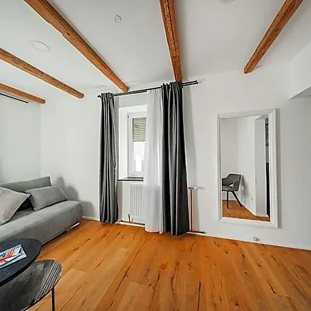 Innsbruck City Chalet Aparthotel
