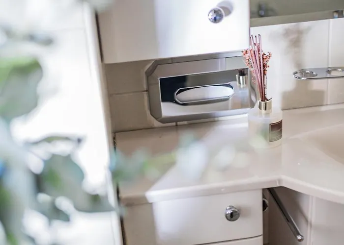 Innsbruck City Chalet Апарт-готель 3*