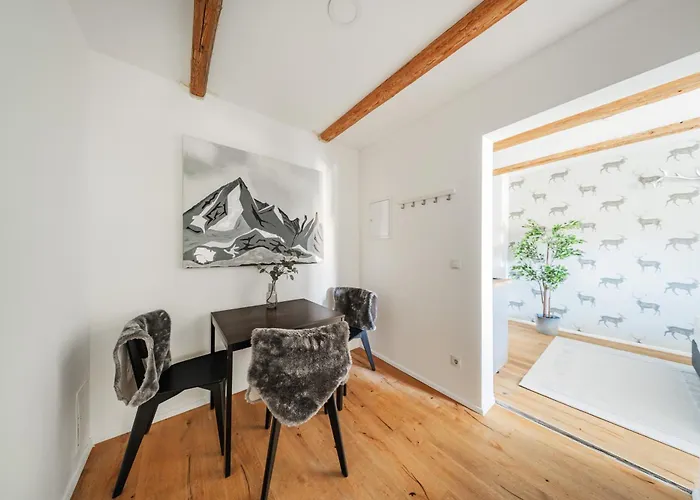 Innsbruck City Chalet מלון דירות 3*