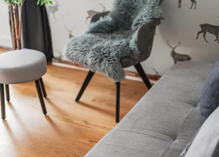 Innsbruck City Chalet Апарт-готель Інсбрук