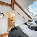 Innsbruck City Chalet Apart-hotel 3*