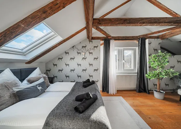 Innsbruck City Chalet 3*